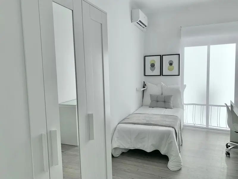 Habitacion Alquiler Murcia Amueblada WIFI Incluido Gastos Incluidos