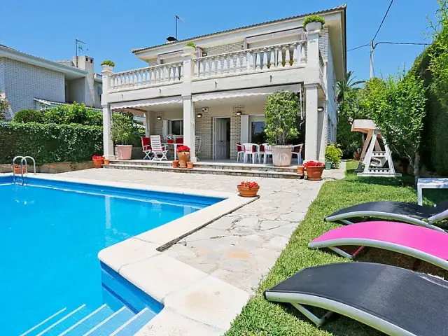 Casa-Villa de 6 Dormitorios alquiler Cambrils, España