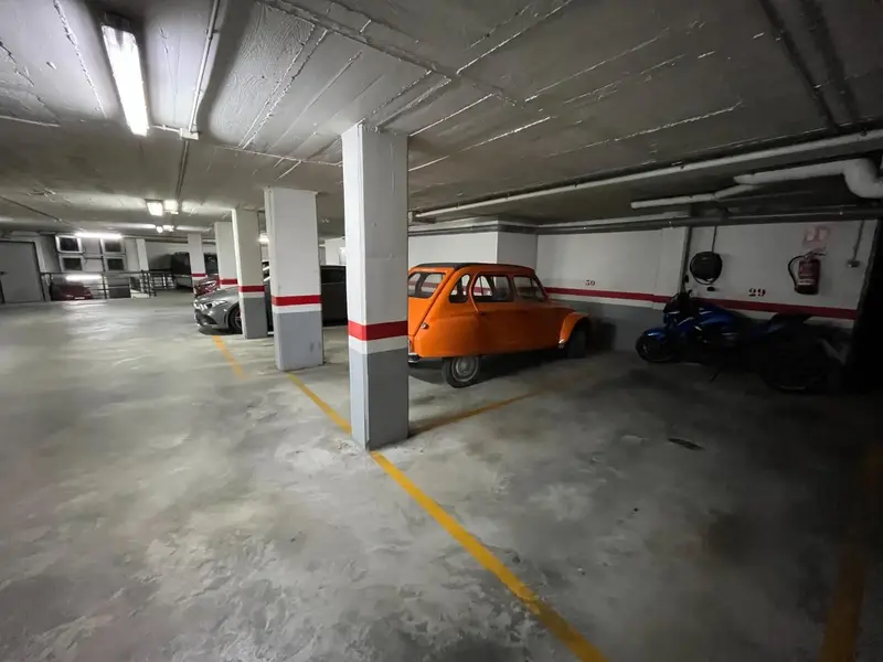 Parking y Trastero en venta en Igualada Poble Sec