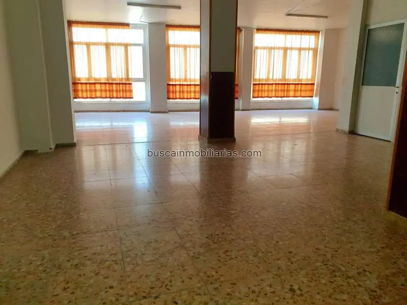Local Comercial en Crevillent con Vistas a la Rambla