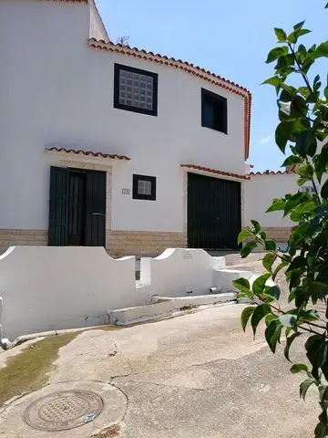 Casa-Villa de 5 Dormitorios en venta Los Collados, España