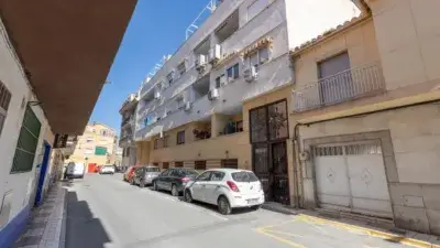 Piso en Venta en Maracena Centro: 100m2, Terraza y Cerca del Metro