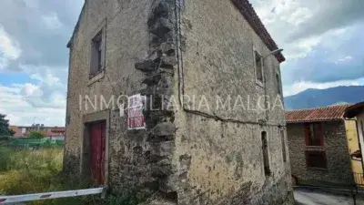 Casa en Colunga con Almacén para Reformar 222m²