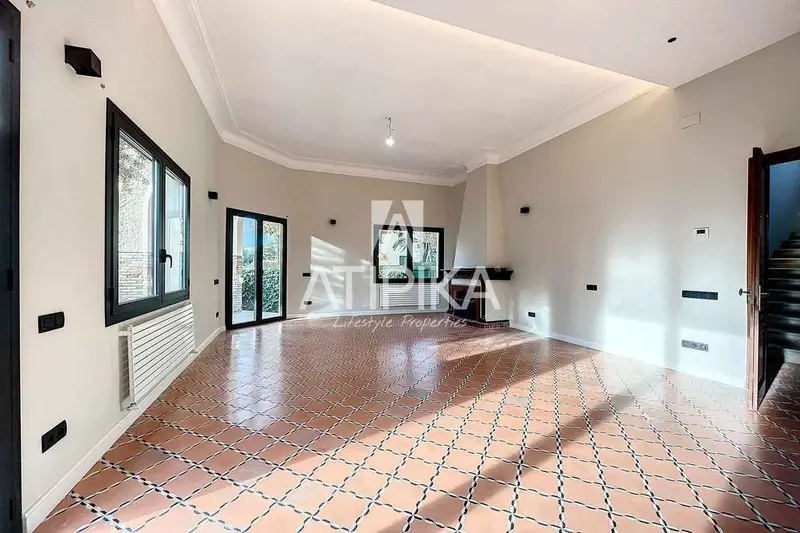 Casa Modernista en Sitges con Piscina - 6 Dormitorios