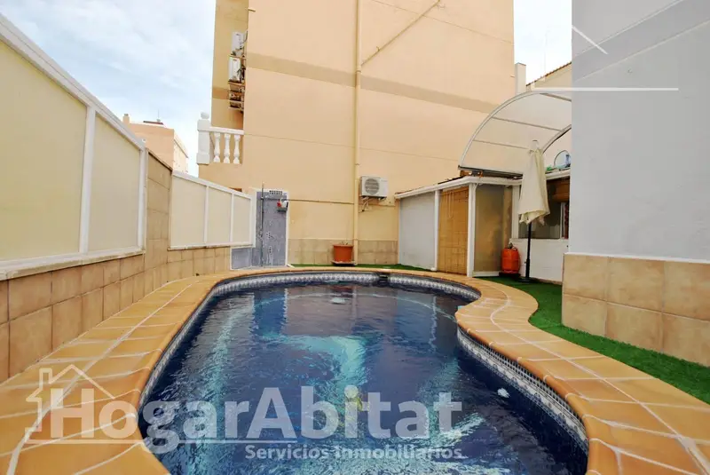 Adosado en Oliva con Piscina Privada y Vistas al Mar