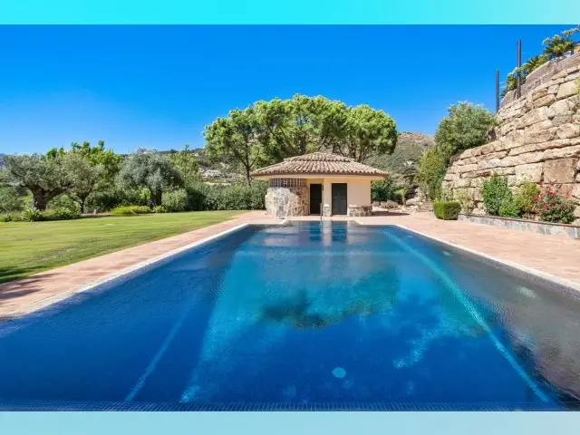 Casa Villa 4 Dormitorios en Venta Benahavis