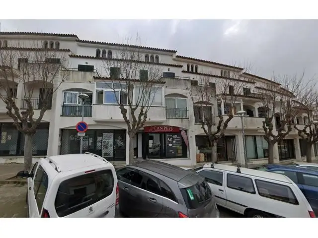 Se vende piso OKUPA en Calle Martí Jordi Frigola 41 de Palafrugell (Girona). Calella de Palafrugell
