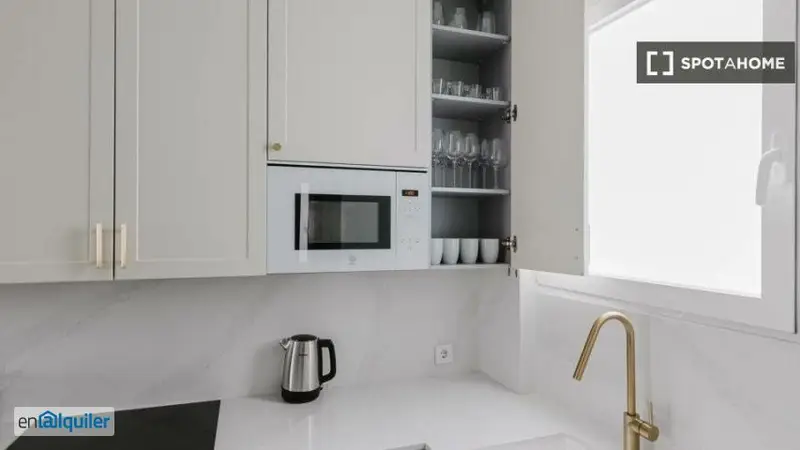 Apartamento de 3 dormitorios en alquiler en Salamanca