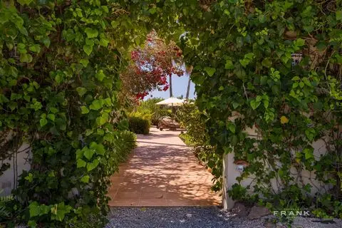 Villa de Lujo en Ibiza 4 Dormitorios Piscina Jardin