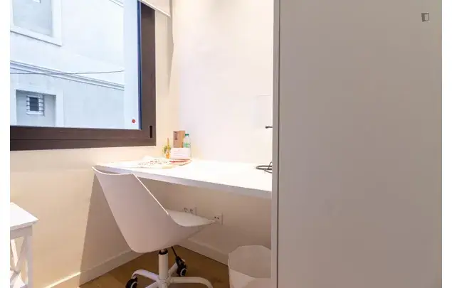 Alquiler Apartamento 4 Dormitorios Barcelona 3-24 Meses
