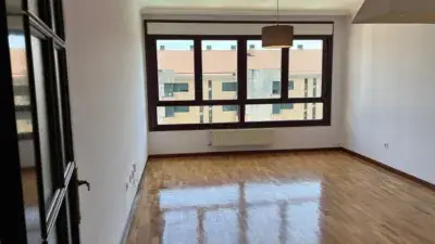 Alquiler Piso Viesques Gijon Piscina Garaje Trastero 2 Dormitorios