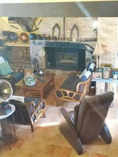 Villa de 4 Dormitorios en Venta 7000m²