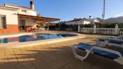 Chalet en Alquiler Lauro Golf 4 habitaciones Piscina Jardin Barbacoa