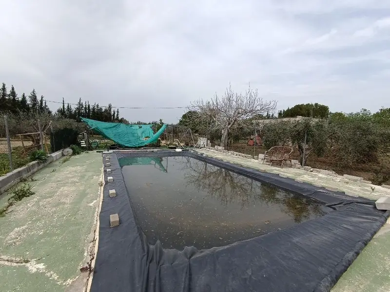 Venta Parcela con Casa y Piscina en Villamartín