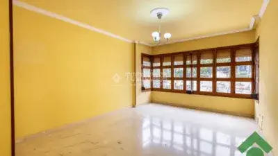Piso en Venta Los Ángeles de Loja 4 Dormitorios 2 Baños
