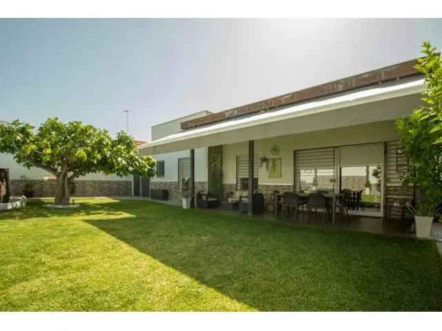Chalet 4 Dormitorios Piscina Parcela 500m2