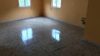 Casa Adosada en Cerredo Dega	


a Asturias 4 Habitaciones