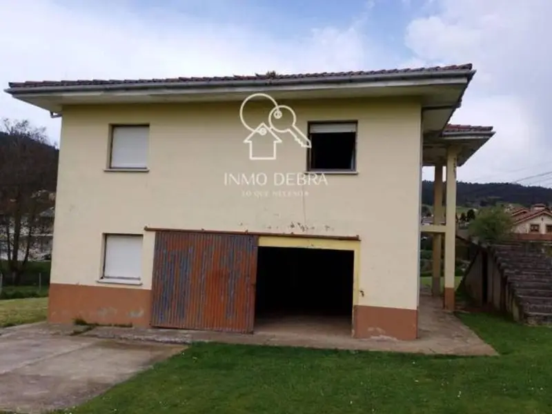 Chalet en Soto del Barco para Reformar 1300m2
