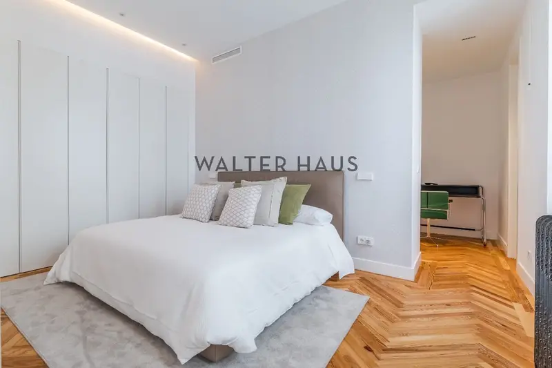 Lujo en Chamberí: Piso 227m² en Edificio Modernista