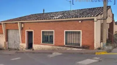 Chalet en Venta en Zuera  Planta Baja 4 Dormitorios