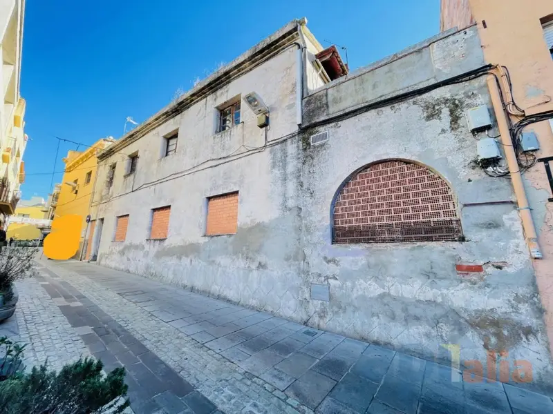Casa 200m² en Centro Tordera Reforma o Demolici	ón