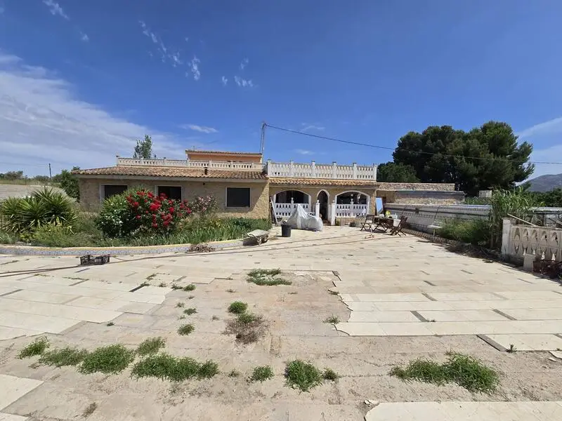 6 Cuarto Villa en Sax Alicante Ideal Familias e Inversores