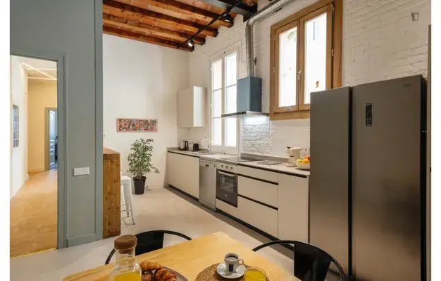 Alquiler piso 8 habitaciones Barcelona