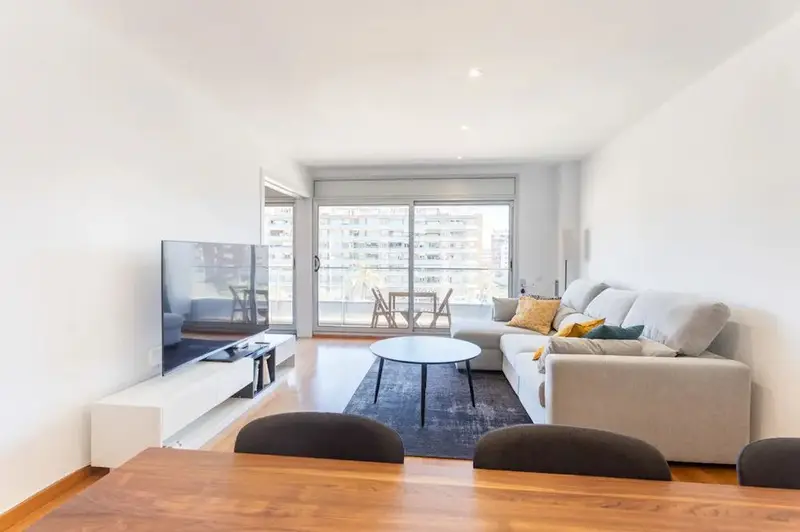 Apartamento en alquiler en Badalona 3 dormitorios 1 ba
tico