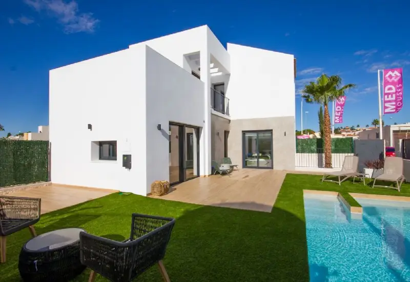 Villa en Quesada con Piscina - Sótano - Parking Privado