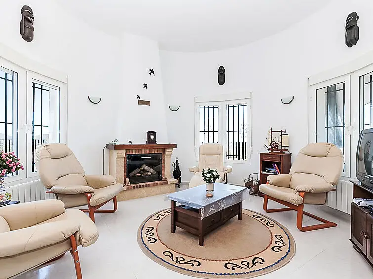 Casa-Villa de 2 Dormitorios alquiler Pegó, España