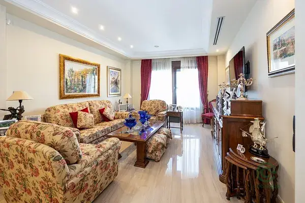 Casa de Lujo en Granada con Piscina y Gimnasio