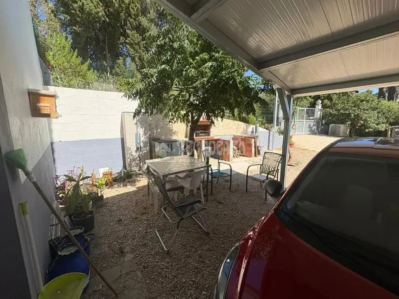 Finca Rustica con Casa y Nave en Venta