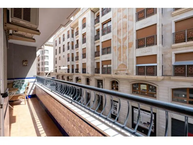 Amplio Piso Luminoso Centro Orihuela 4 Dormitorios 2 Baños