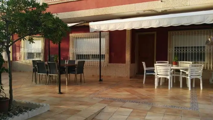 Bungalow 4 Dormitorios Amueblado Venta Playa Cercana