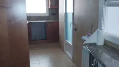Piso en Alquiler en Barri Antic: 3 habitaciones, ideal para familias