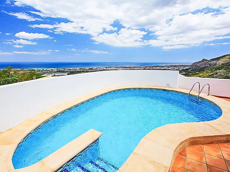 Casa-Villa de 2 Dormitorios alquiler Pegó, España