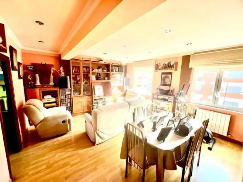 Piso Reformado en Riaño Langreo 133m2 5 Dormitorios 2 Baños