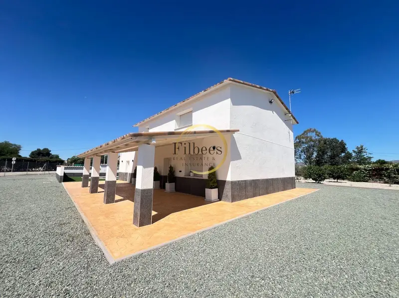 Chalet en Lorca con Piscina y 5 Dormitorios