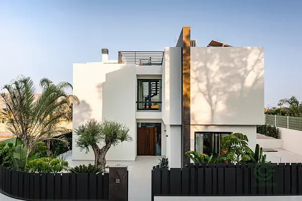 Villa de Lujo en Costa Blanca con Piscina Privada y Vistas al Mar