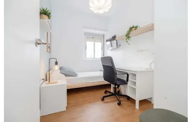 Habitaci
ón 101m
² Jerez Estancia Media-Larga