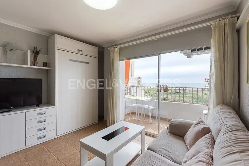 Apartamento en Playa de Puebla de Farnals con Vistas al Mar