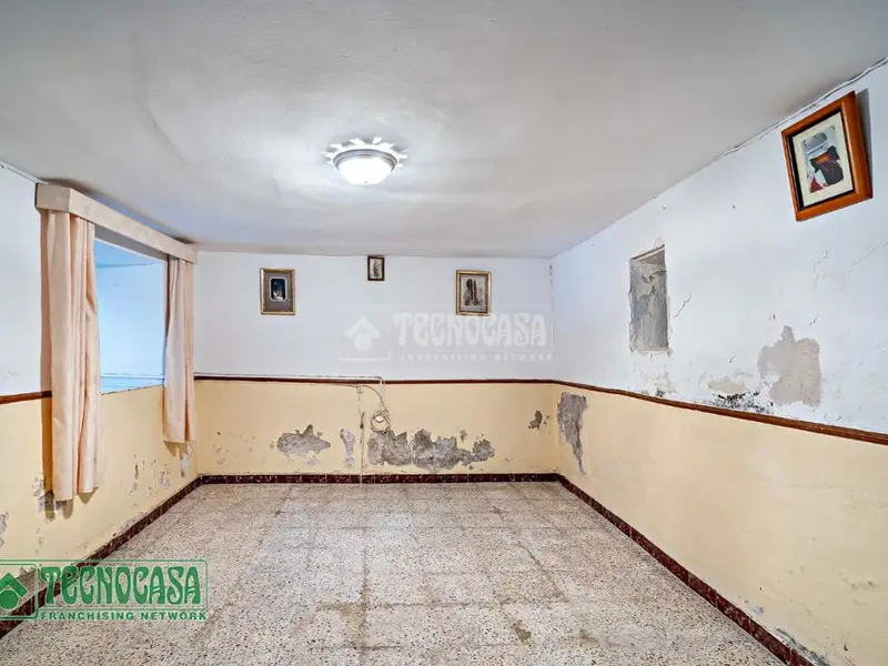 Casa en Venta en Ardales 5 Dormitorios 2 Salones 2 Patios