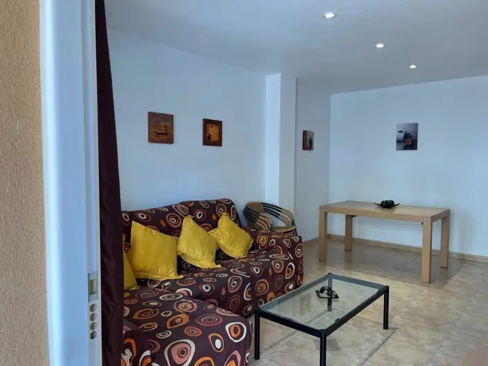 Villa con 3 Dormitorios Dobles Cerca de Servicios