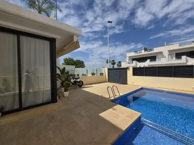 Casa Villa 3 Dormitorios San Pedro Playa Piscina Jardin