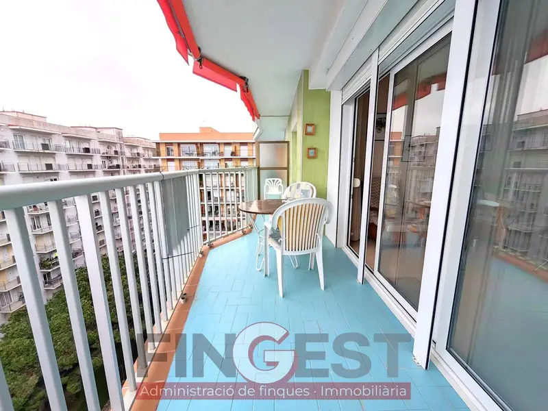 Piso en venta en Blanes Girona primera linea de mar reformado