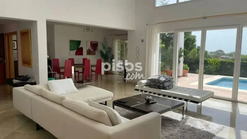Villa de Lujo en Altos de Estepona 6 Dormitorios Piscina Jardin