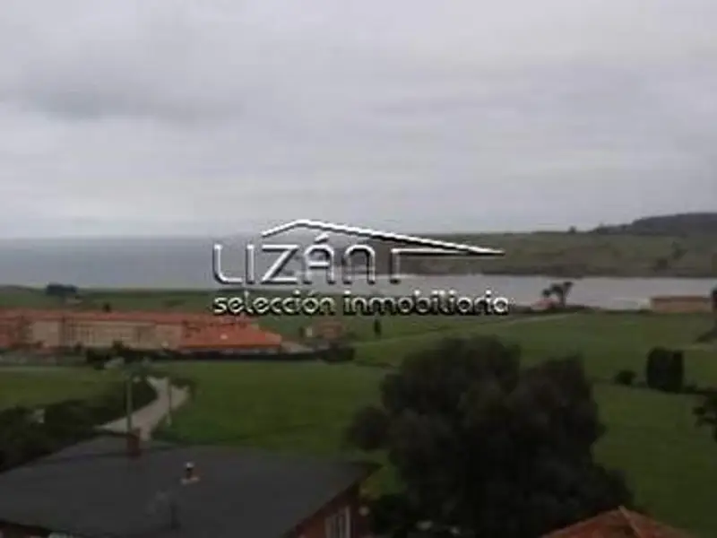 Chalet en Luanco con Vistas a la Playa de Bañugues