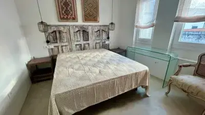 Casa en Venta en el Centro con Jardin Privado y Garaje