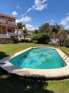 Villa de Lujo en Sierrezuela con Piscina y Vistas