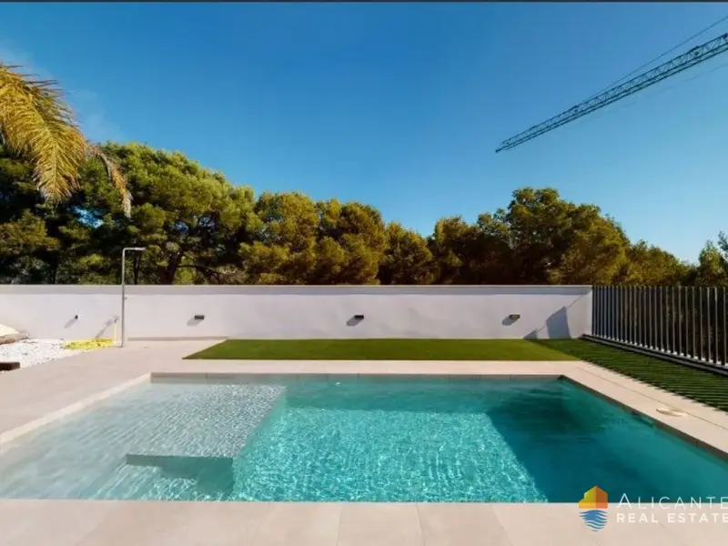 Villa de Lujo con Piscina Privada en La Nucia
